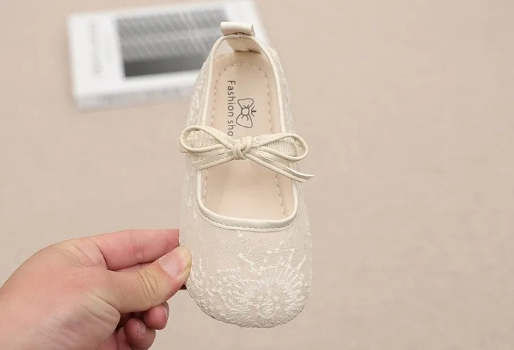 Girls Spring Summer Shoes Newly Comfort Soft Sole Kids Shoes Breathable Non-Slip Casual Sandals Flexible Elegant Princess Flats