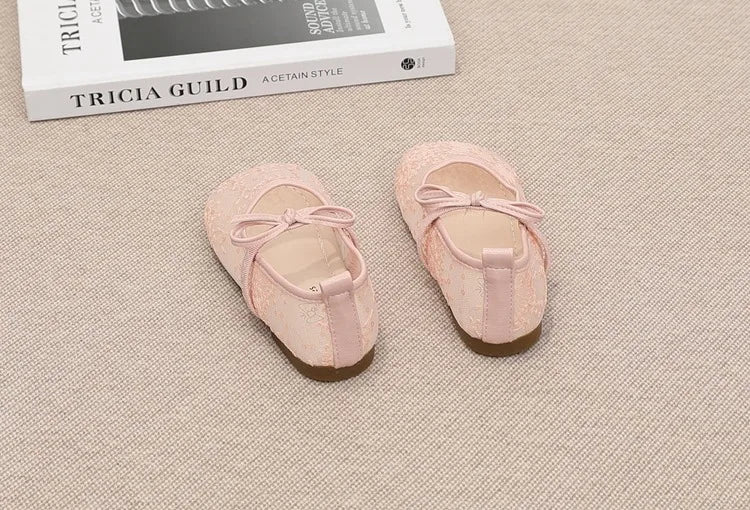 Girls Spring Summer Shoes Newly Comfort Soft Sole Kids Shoes Breathable Non-Slip Casual Sandals Flexible Elegant Princess Flats