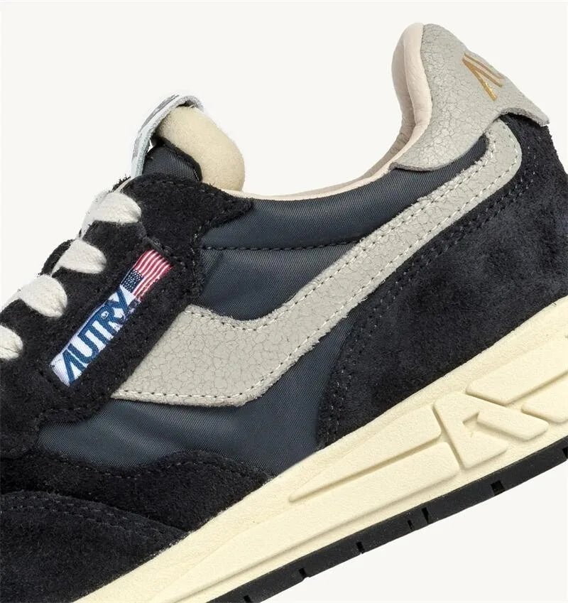 Unisex Couple Sneakers – Matching White Thick-Soled Shoes for Men and Women | Casual Sporty Style