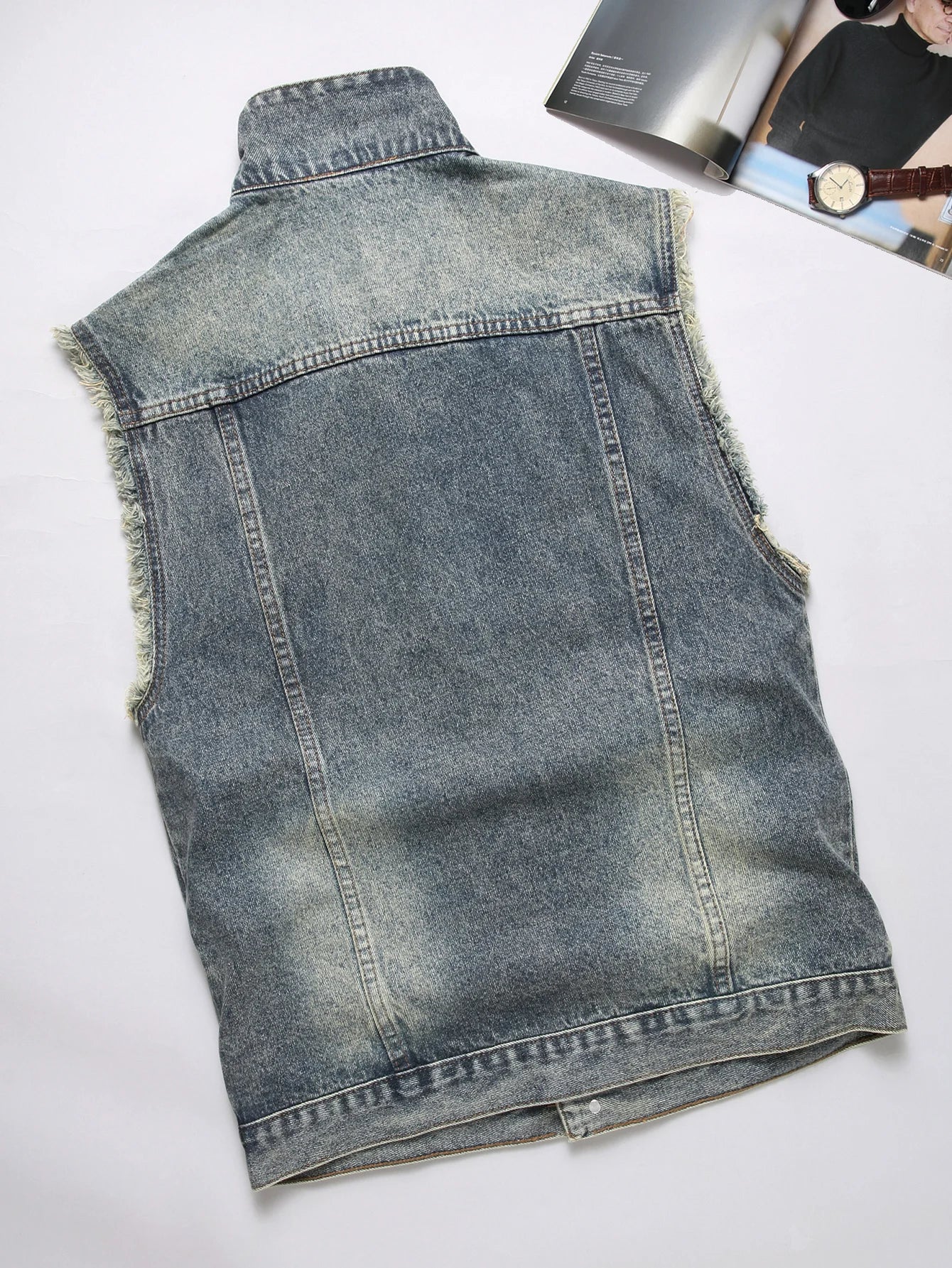 Men's Spring/Autumn Denim Sleeveless Vest. Fringed details. Casual and trendy.