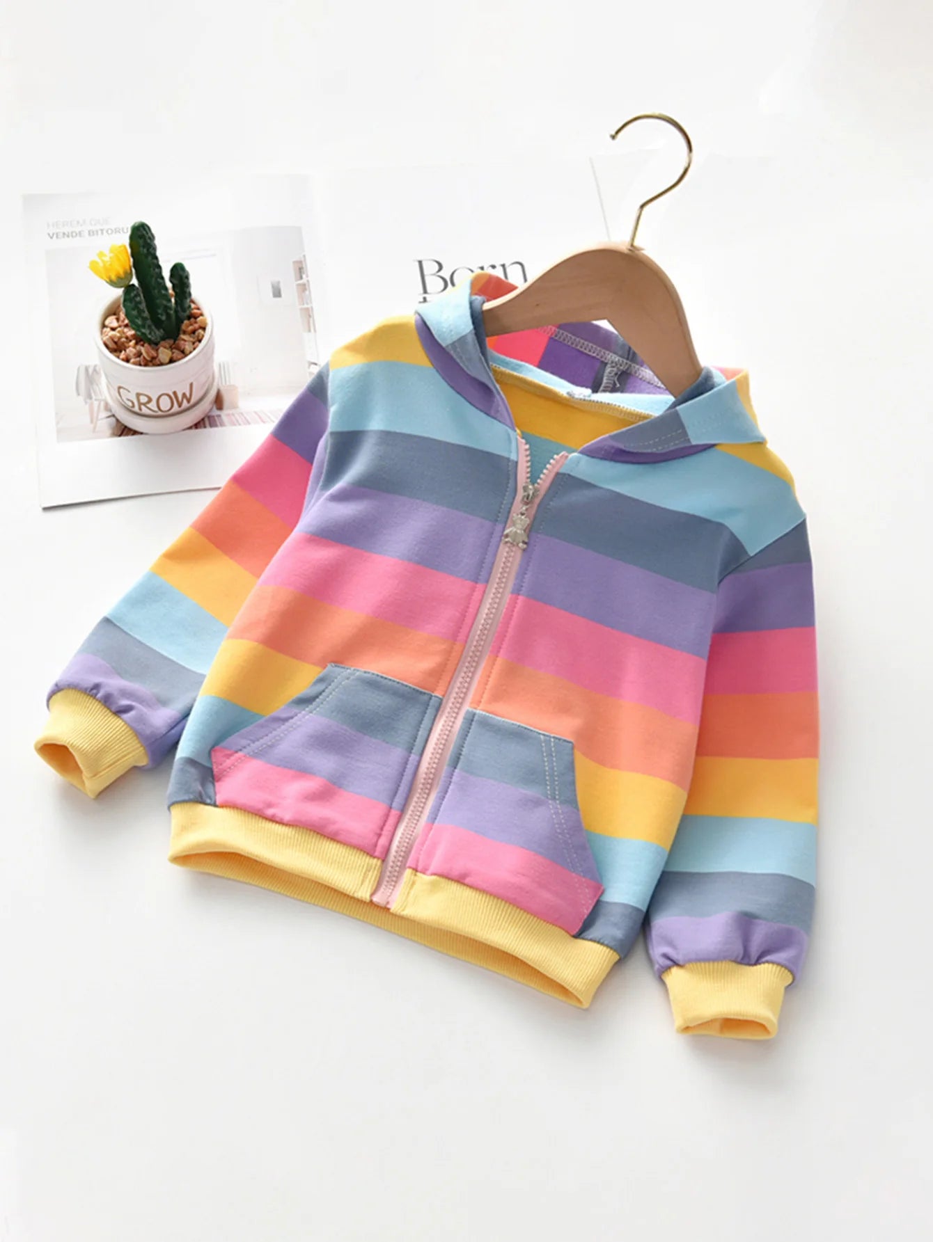 Spring and Autumn Girls' Personalized Fashion Cute Zipper Pocket Rainbow Strip Hooded Jacket
