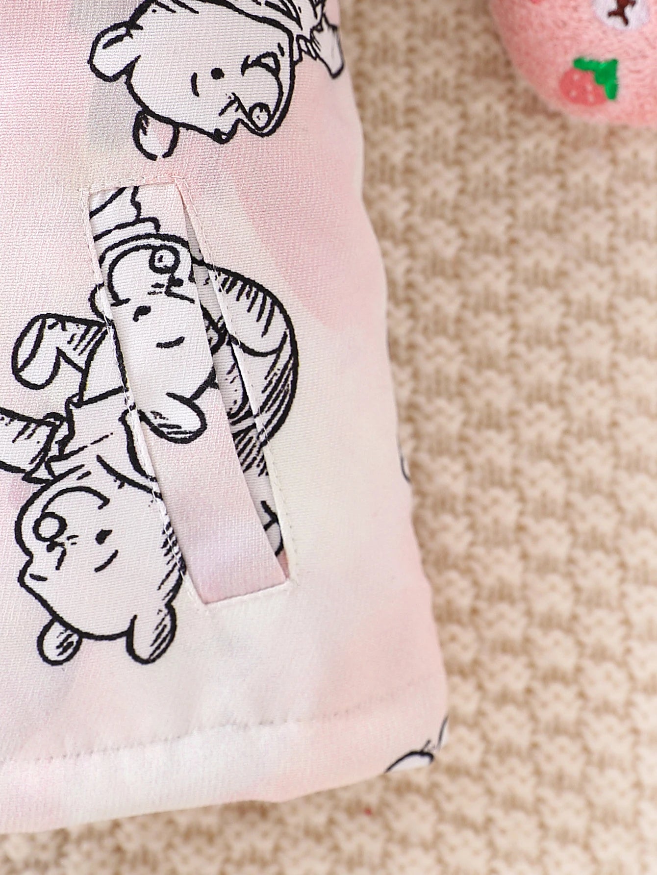 Winter baby girl fashion cute cartoon bear full body printed slanted pocket design with velvet stand up collar zipper vest