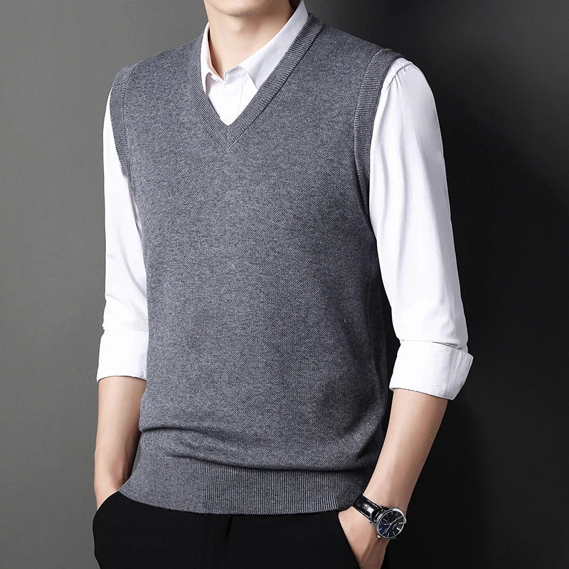 Men's Solid Color Sweater Vest Casual Fashion Warm Top for All Seasons Comfortable Breathable Layering Essential