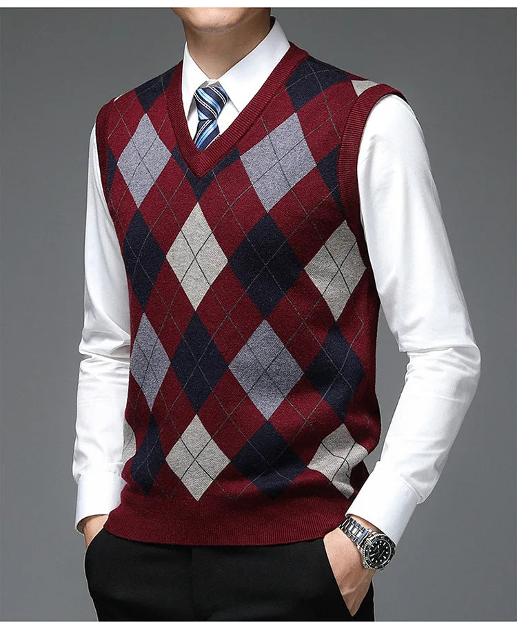 New Autum Fashion Designer Brand Argyle Pullover Diamond Sweater V Neck Knit Vest Men 6% Wool Sleeveless Casual Men Clothing