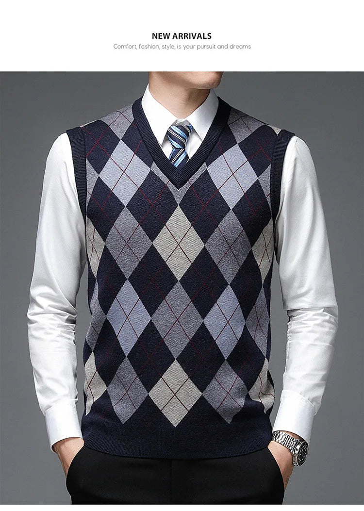 New Autum Fashion Designer Brand Argyle Pullover Diamond Sweater V Neck Knit Vest Men 6% Wool Sleeveless Casual Men Clothing