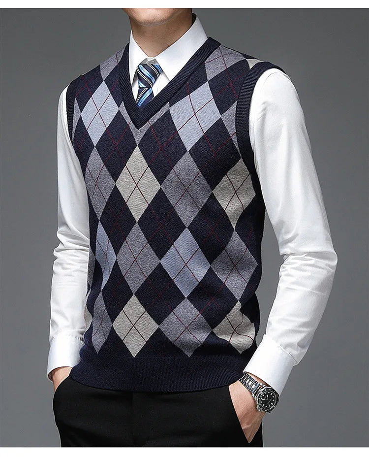 New Autum Fashion Designer Brand Argyle Pullover Diamond Sweater V Neck Knit Vest Men 6% Wool Sleeveless Casual Men Clothing