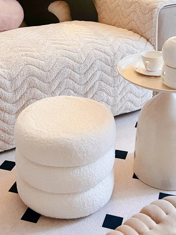 Creamy Household Stool for Girls, Makeup Seat, Bedroom Vanity Chair, Soft Lamb Wool Pouf, Minimalist Manicure, Round Ottoman