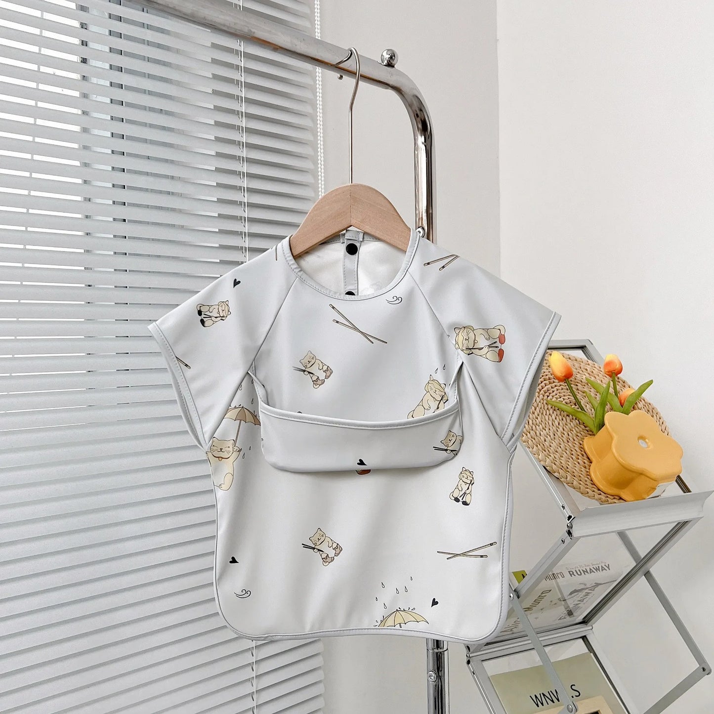 Waterproof PU Infant Sleeveless Bib Baby Feeding Bib Kids Apron Bibs Newborn Burp Cloths for Children Painting Art Smock