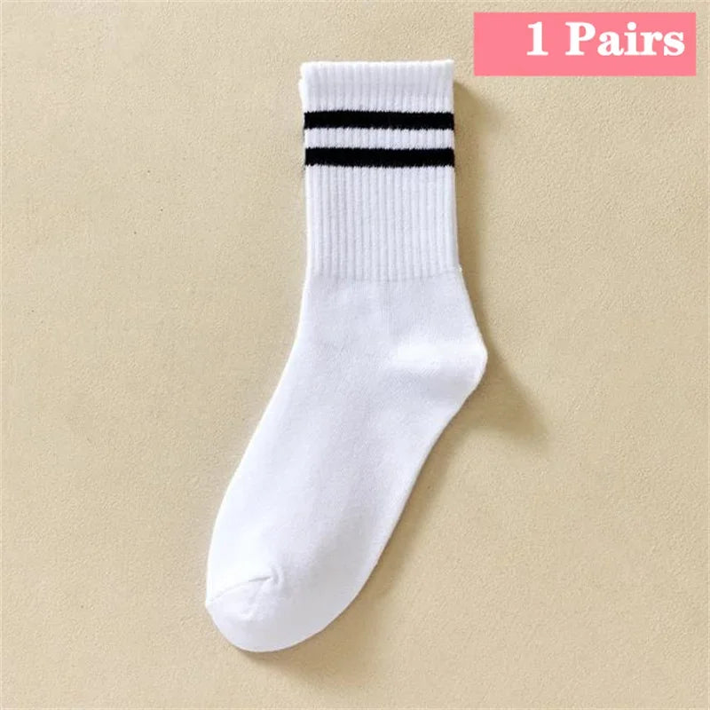 Mid Length Socks Women Classic Black White Solid Color Fashionable Casual Sports Absorbing Breathable Men Socks 1/7/10/20 Pairs