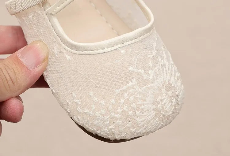 Girls Spring Summer Shoes Newly Comfort Soft Sole Kids Shoes Breathable Non-Slip Casual Sandals Flexible Elegant Princess Flats