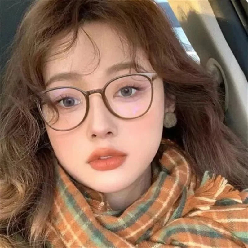 New Retro Ultra-light Glasses Anti-blue Light Flat Glasses Female Fashion Exquisite Casual Transparent Frame Flat Light Glasses