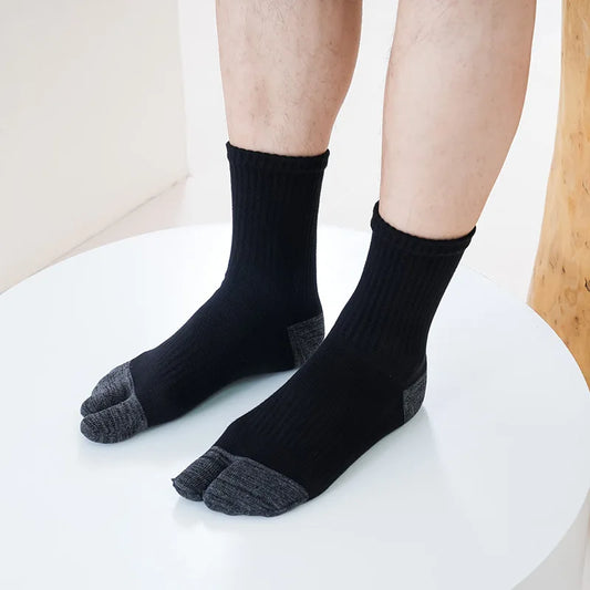 5 Pairs New Style Tabi Two Toed Socks Man Mid-tube Thumb Sock Thick Sweat-absorbing Warm Casual Sport Finger Socks Men Fashions