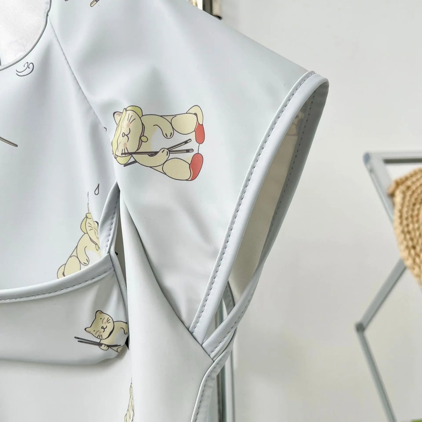 Waterproof PU Infant Sleeveless Bib Baby Feeding Bib Kids Apron Bibs Newborn Burp Cloths for Children Painting Art Smock