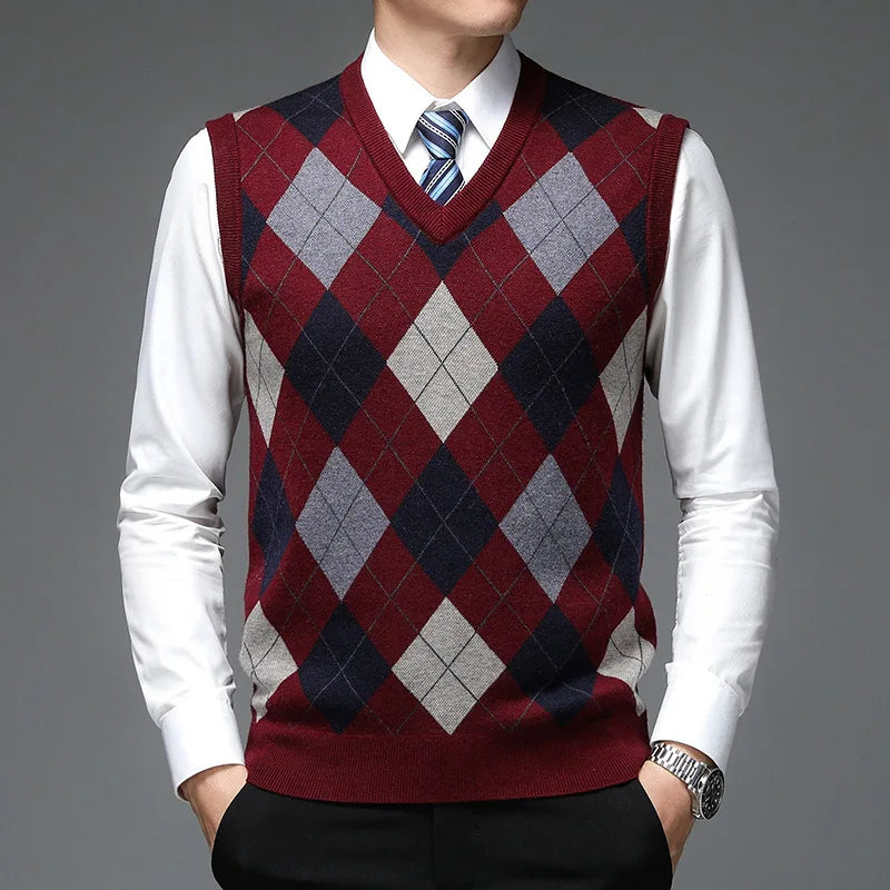 New Autum Fashion Designer Brand Argyle Pullover Diamond Sweater V Neck Knit Vest Men 6% Wool Sleeveless Casual Men Clothing
