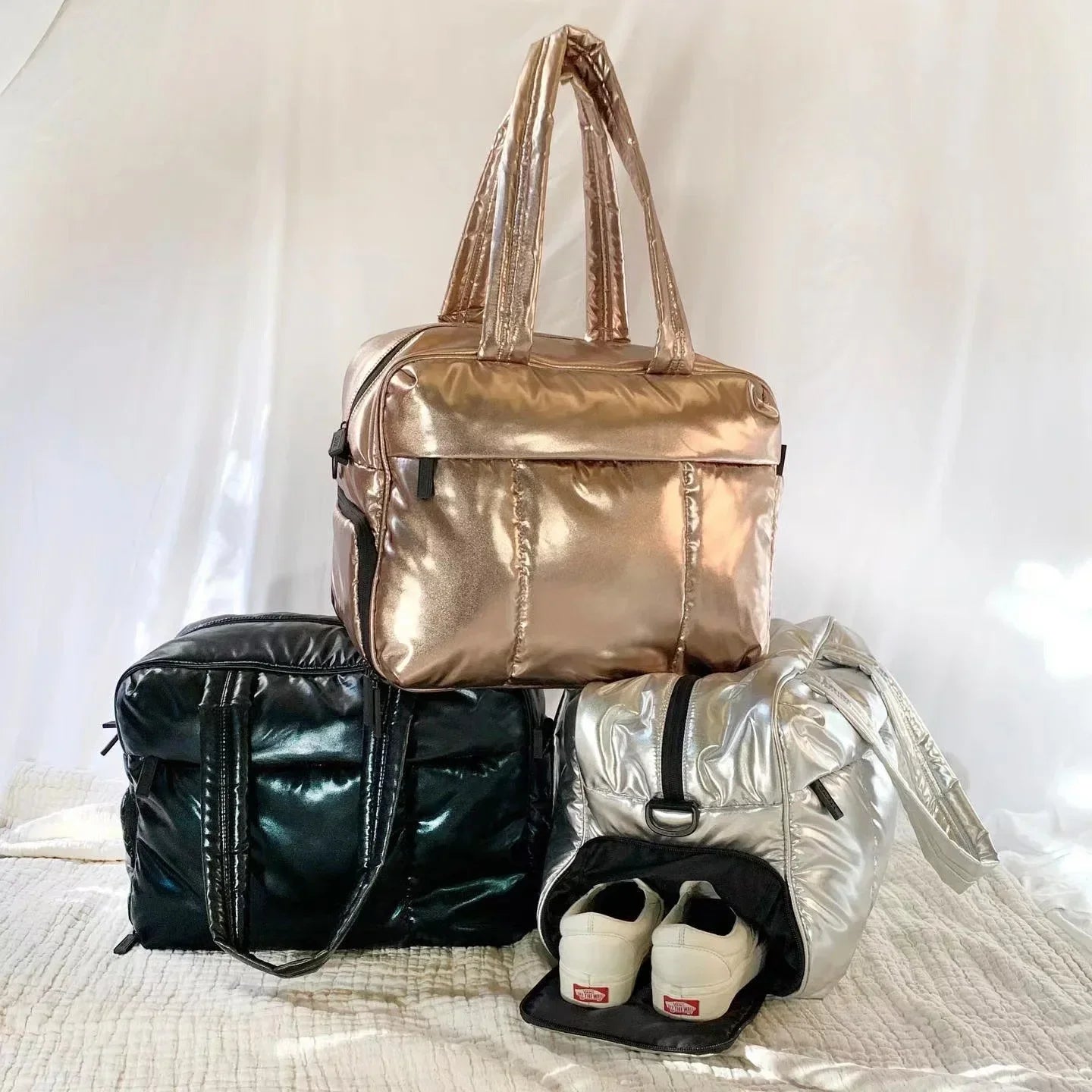 Duffel Weekender Bag Large Capacity Women Multifunction Leisure Travel Puffer Tote Gym Bag Carry on Bag with A Shoe Compartment