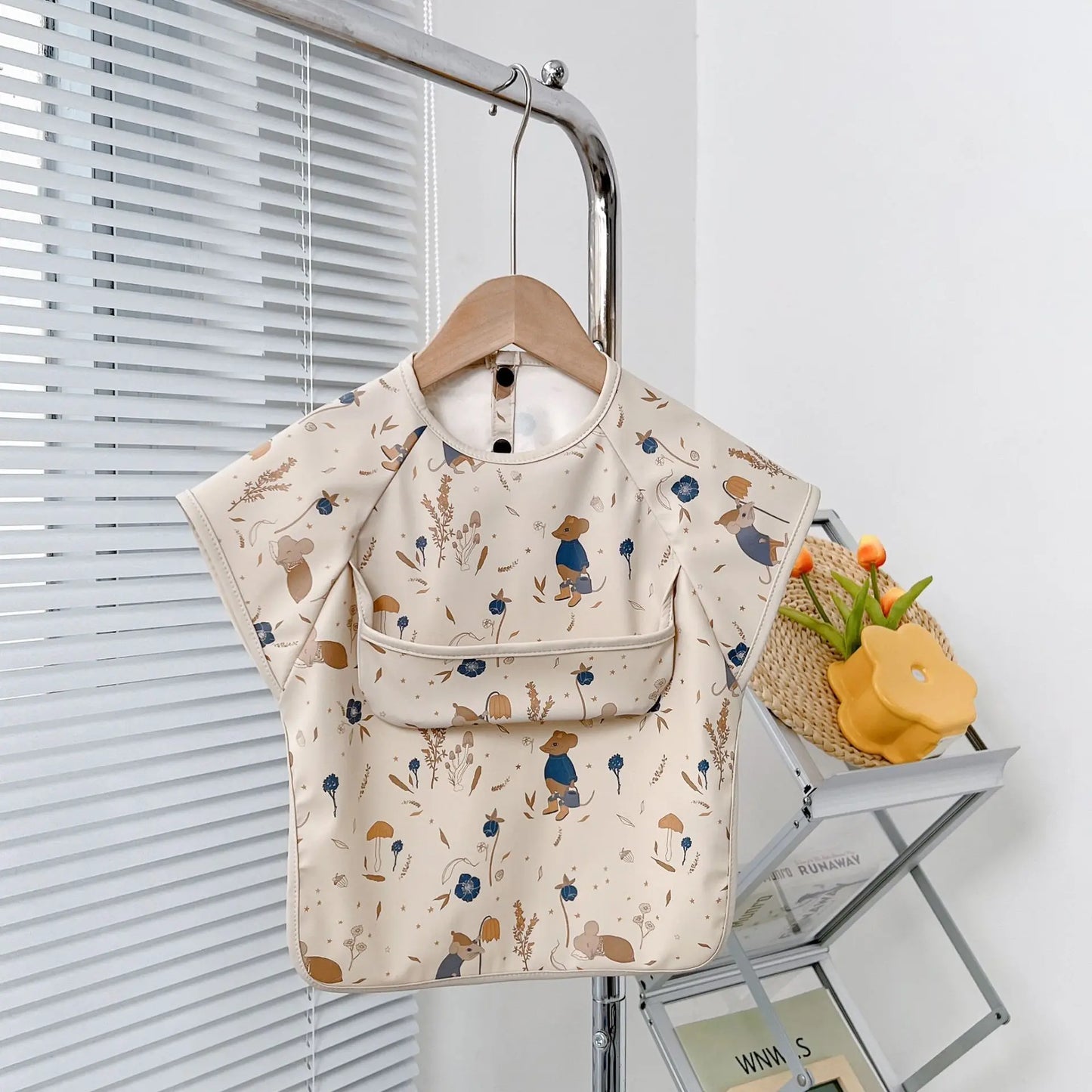 Waterproof PU Infant Sleeveless Bib Baby Feeding Bib Kids Apron Bibs Newborn Burp Cloths for Children Painting Art Smock