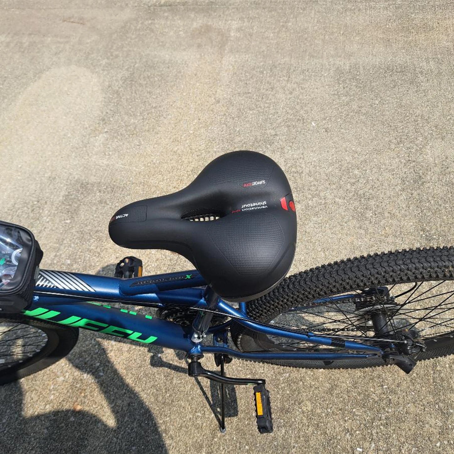Large Road Bike Breathable Bicycle Saddle, Shock Absorbing Soft Comfortable Hollowed MTB Mountain Bike Seat Cushion with tools