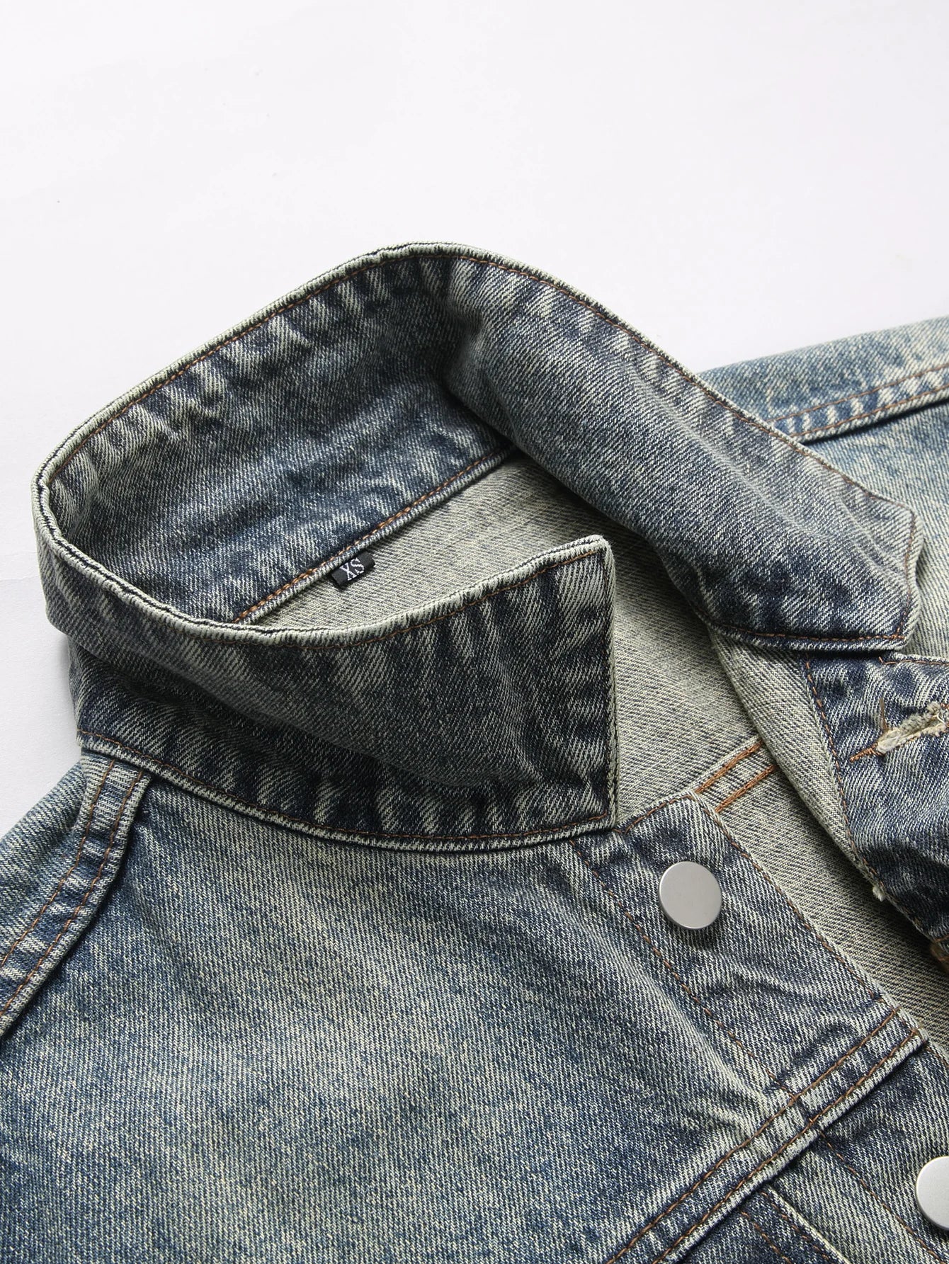 Men's Spring/Autumn Denim Sleeveless Vest. Fringed details. Casual and trendy.