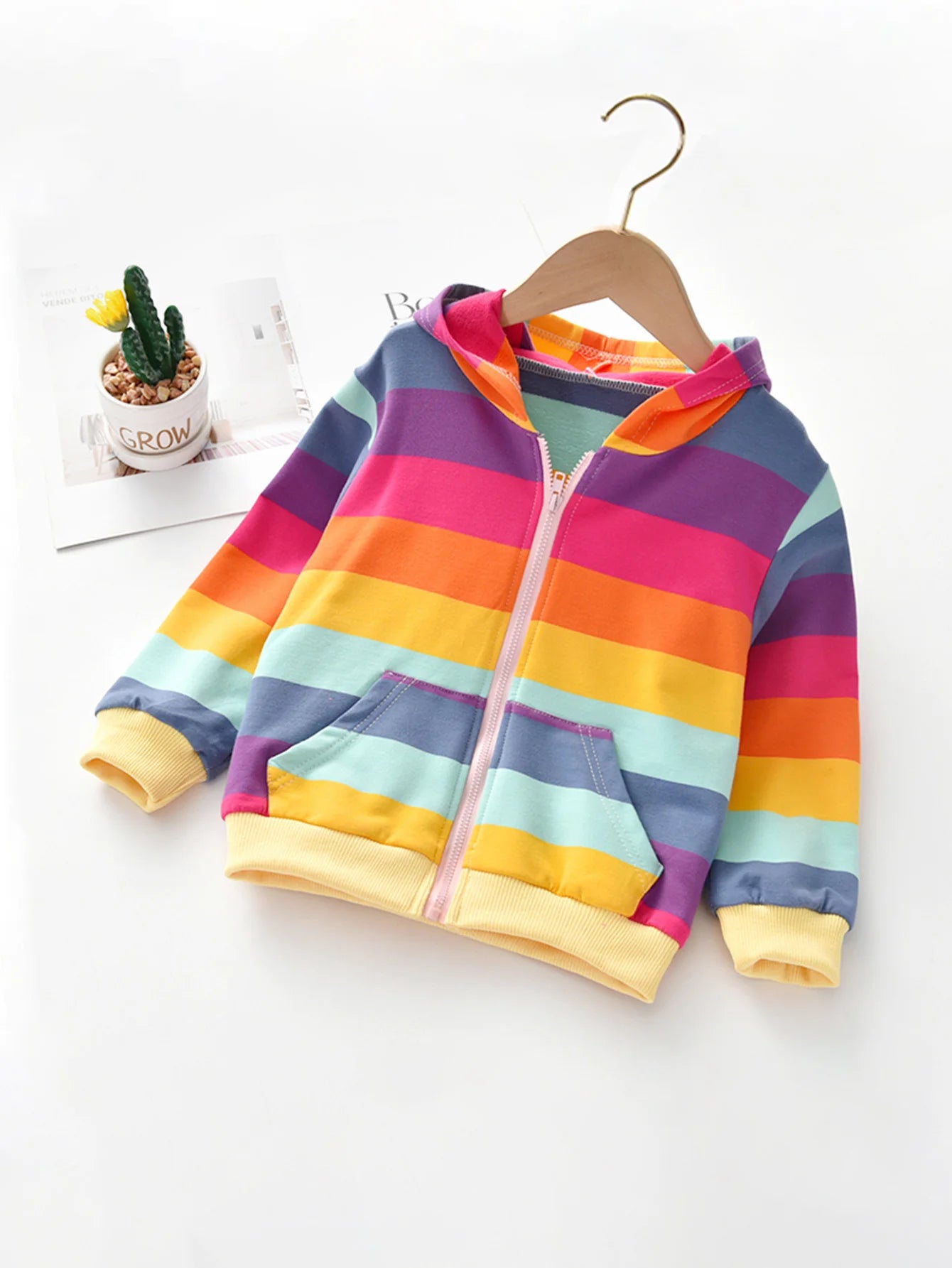 Spring and Autumn Girls' Personalized Fashion Cute Zipper Pocket Rainbow Strip Hooded Jacket