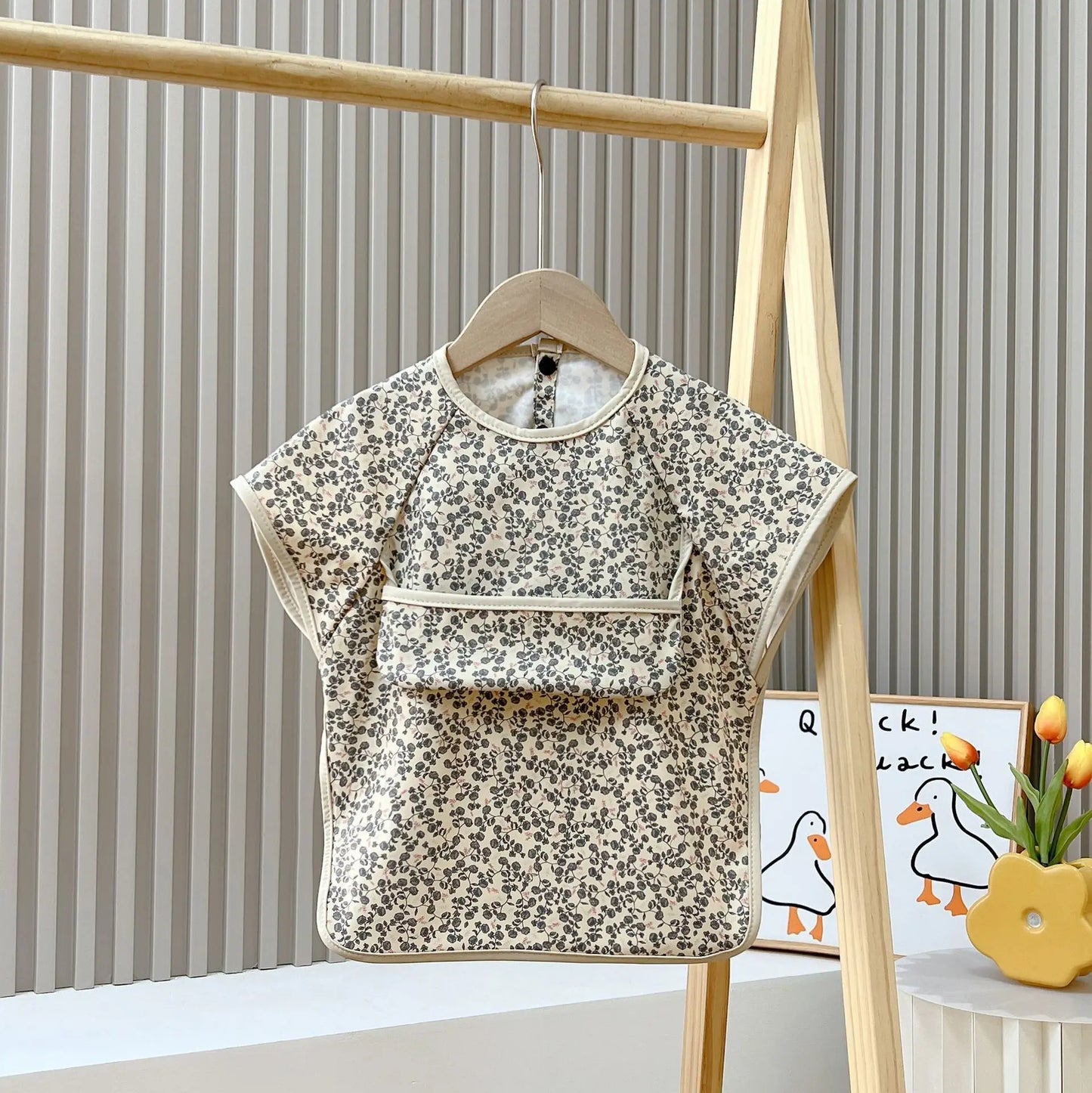 Waterproof PU Infant Sleeveless Bib Baby Feeding Bib Kids Apron Bibs Newborn Burp Cloths for Children Painting Art Smock