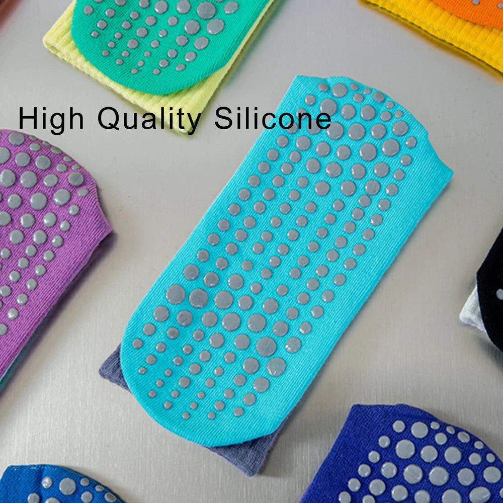 Colourful Women Sports Socks Cotton Mid-tube Bottom Professional Non-slip Silicone Indoor Fitness Socks Dance Pilates Yoga Socks
