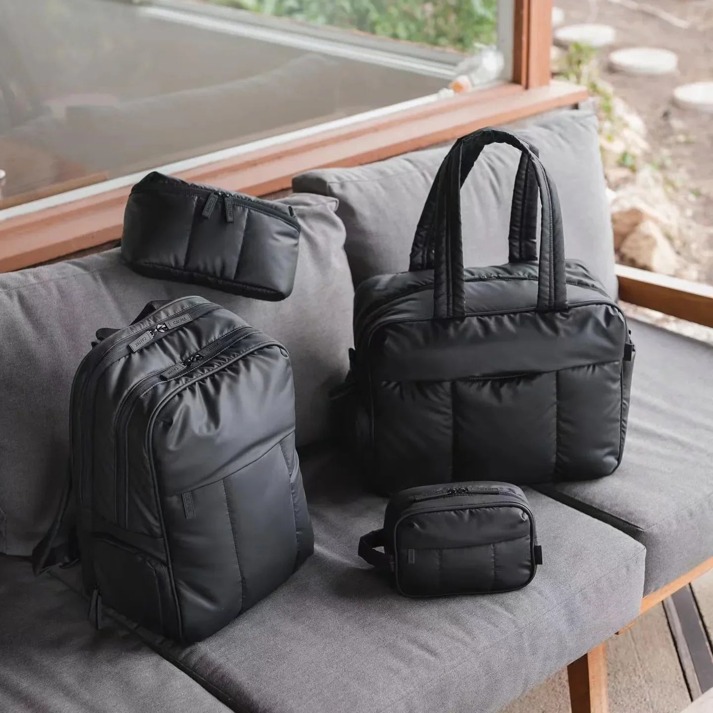 Duffel Weekender Bag Large Capacity Women Multifunction Leisure Travel Puffer Tote Gym Bag Carry on Bag with A Shoe Compartment