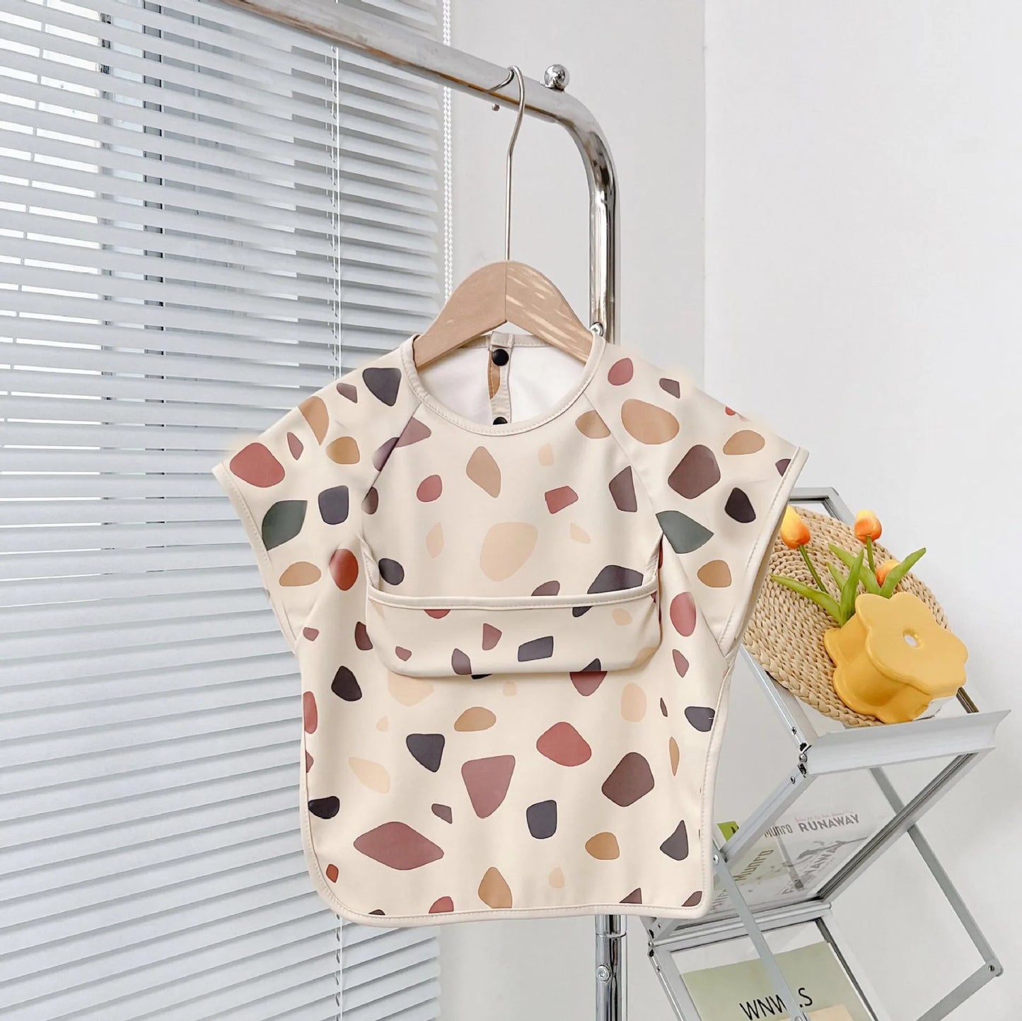 Waterproof PU Infant Sleeveless Bib Baby Feeding Bib Kids Apron Bibs Newborn Burp Cloths for Children Painting Art Smock